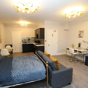 Luxury Flat In Apartment