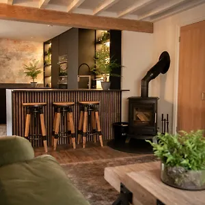 Akasha Retreat Welton (East Riding of Yorkshire)